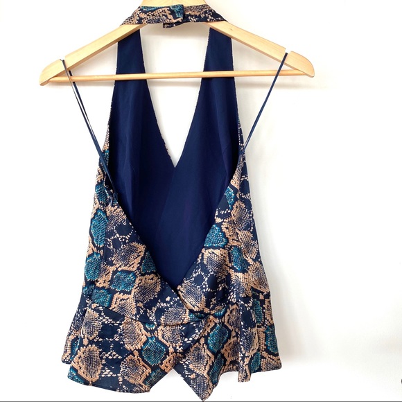 Guess halter top - Picture 3 of 6